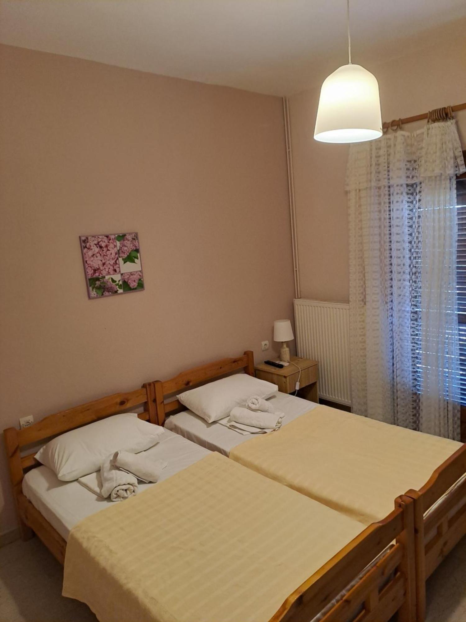 P.A.G Apartments Nea Roda Phòng bức ảnh