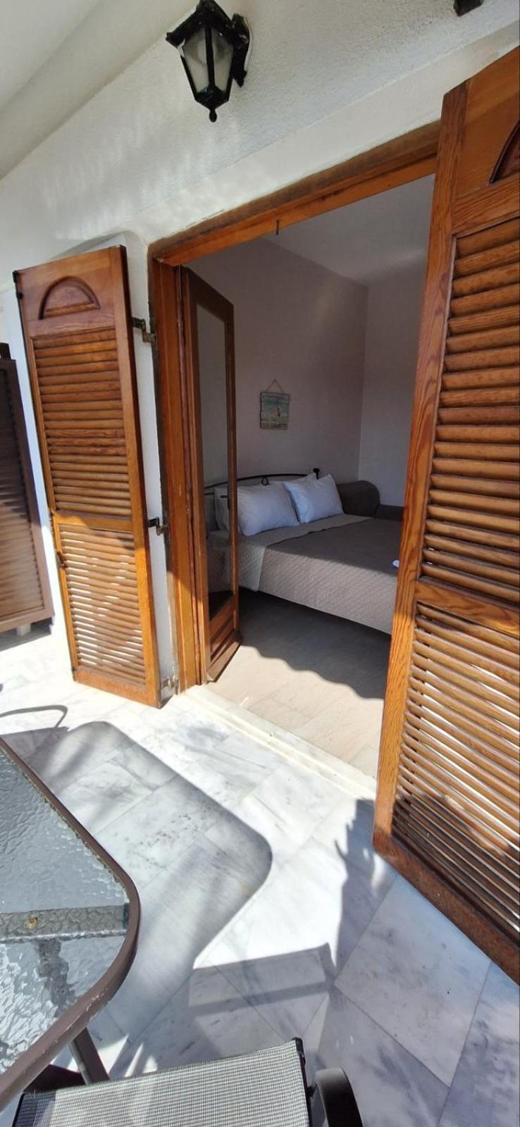 P.A.G Apartments Nea Roda Phòng bức ảnh